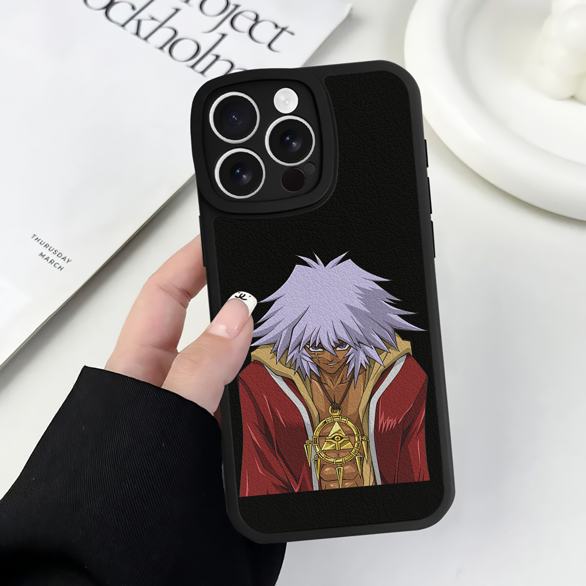遊☆戯☆王 Yu-Gi-Oh! 【iPhone 16シリーズ対応】シリコンスマホケース（レザー調） 材質：シリコン